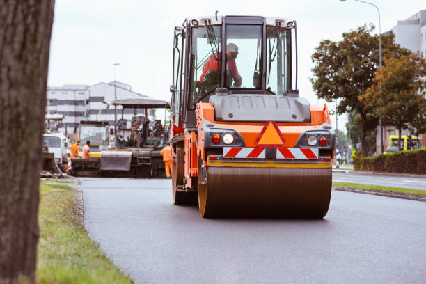 Best Driveway Paving Contractor  in Riverton, IL